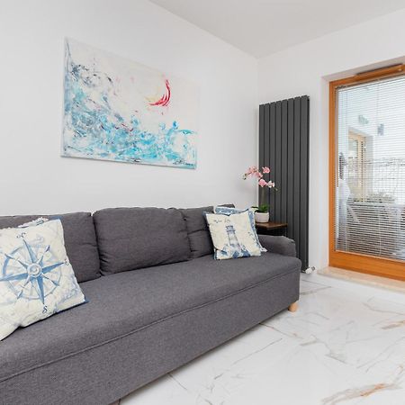 Batorego 7 Apartament With Terrace & Parking Downtown Gdynia By Renters Exterior foto